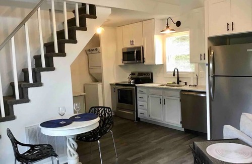 Baxter Cabin | Eagle's Nest Cottage on Center Hill Lake with private path to the water's edge.