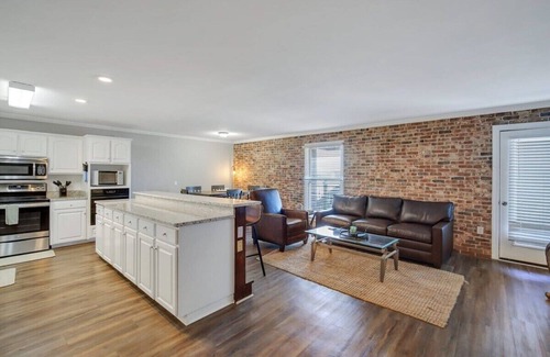 Statesboro Apartment | Eagle's Nest - Spacious Loft Downtown - Near GSU!