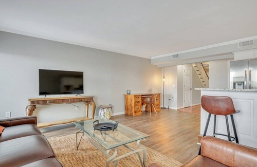 Statesboro Apartment | Eagle's Nest - Spacious Loft Downtown - Near GSU!