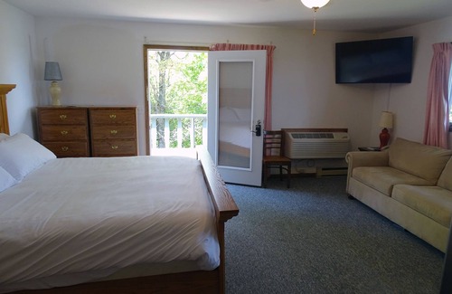 Guttenberg Hotel | Eagle View Motel & Retreat