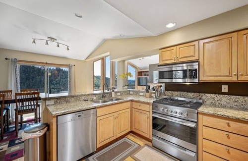 Coeur d'Alene House | Eagle View Perch | Amazing Lake Views
