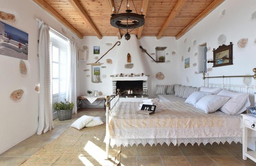 Paros House | Eagles Nest