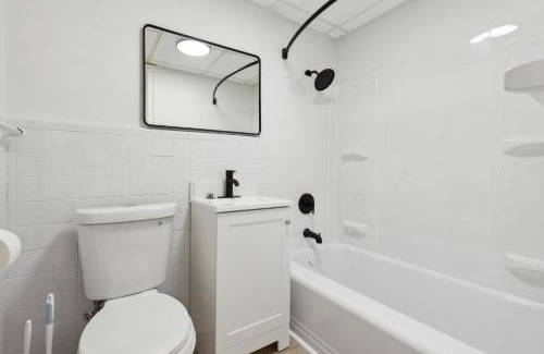 Central Business District Apartment | East 636i Cozy & Comfy I Downtown I Gym