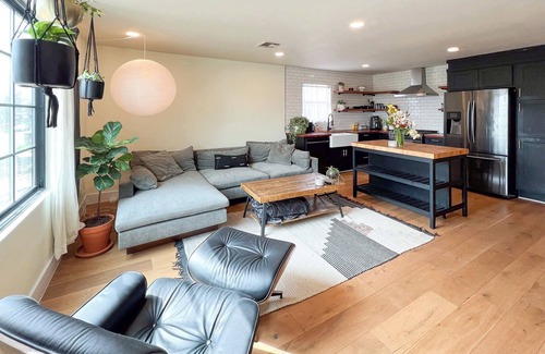 Rosewood House | East Austin Bungalow with Music Studio & Firepit