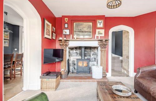 Chillingham House | East Lodge - Chillingham Castle