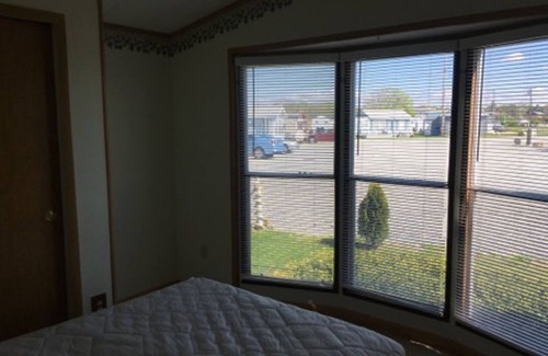 Snug Harbor House | East Matunuck Beach/Salt Pond Getaway 2br/2ba