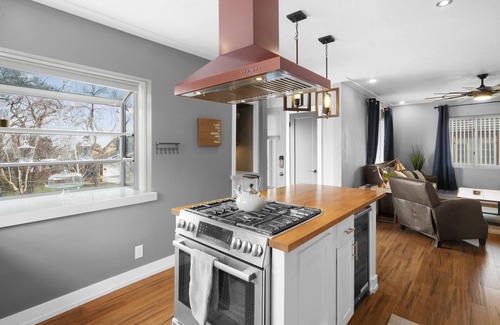 Canyon Rim House | East Millcreek Bungalow with Sauna