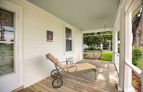 Foster House | East River Views - Renovated 1905 house- 3 Bedrooms, 3.5 baths