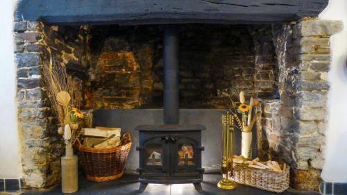 Hartland House | East Titchberry Cottage - Thatched cottage charm in rural North Devon
