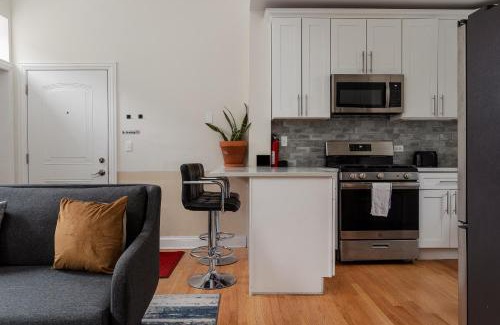 East Village Apartment | East Village 2BR Modern Apartment H1