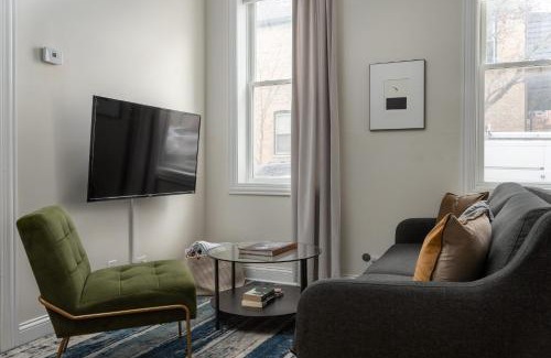 East Village Apartment | East Village 2BR Modern Apartment H1