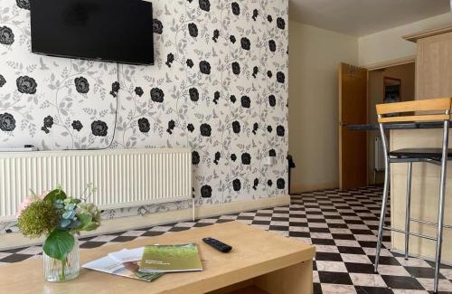 Stratford House | Eastenders Guest Stay