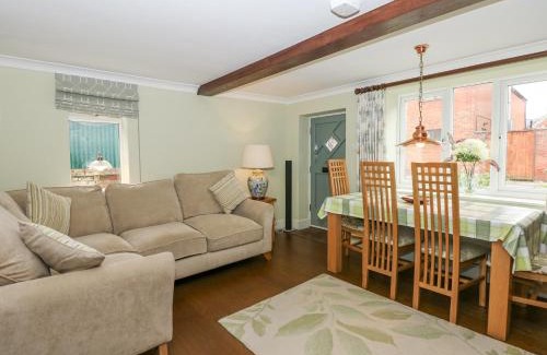 Dersingham House | Easter Cottage