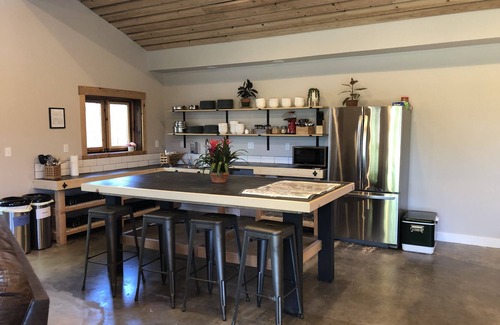 Bishop House | Eastside Guesthouse