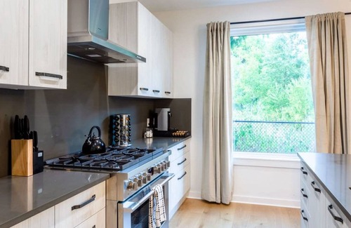 Govalle House | Eastside House Supreme Downtown 6 Min Drive