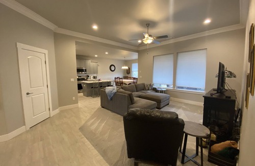 Tri-Cities House | Easy access to I82. Almost new, spotless and spacious close to Trac and Richland