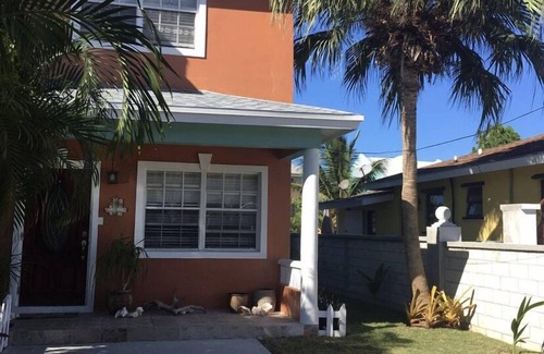 Nassau House | Easy Breezy - cable beach