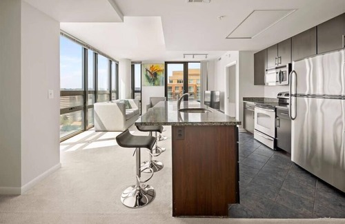 Pentagon City Apartment | Easy Downtown DC Access , 2BR w/Terrace + Gym