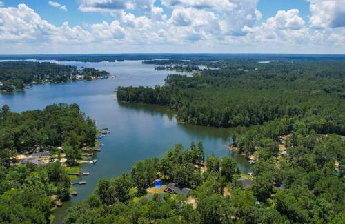 Prosperity House | Easy Lake Living - Sleeps 8