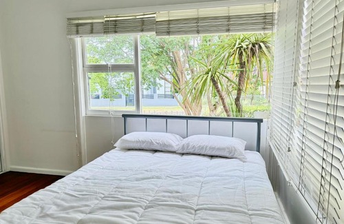 Merrylands House | Easy Stay House