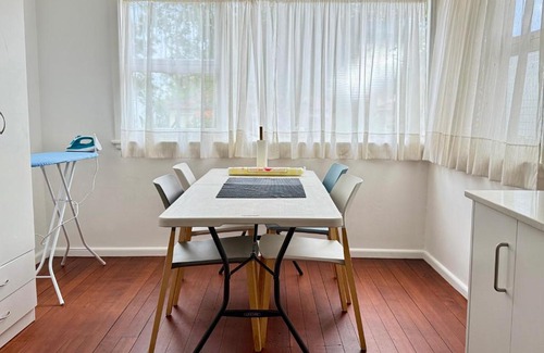 Merrylands House | Easy Stay House