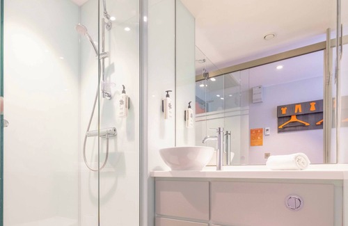 Belfast Central District House | easyHotel Belfast