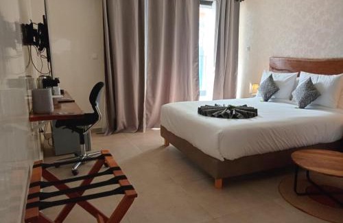 La Somone Hotel | Eat Work and Sleep