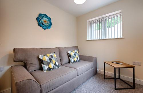 Cwmbrwla Apartment | Eaton House 2 - TV in Every Bedroom!