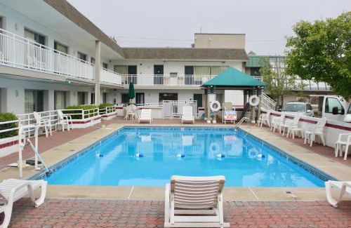 North End Apartment | Ebb Tide Suites