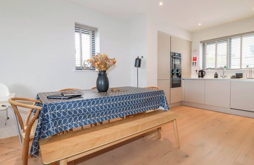 Porth Cottage | EBBTIDE, family friendly, with a garden in Newquay