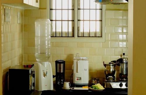 Perumbakkam Hotel | Eben Service Apartment