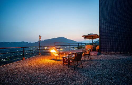Bhimtal Villa | Echo By The Lakes Pet-friendly Retreat by the Lake With Game Zone & Garden