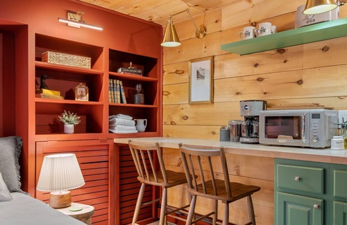 Lincoln Apartment | Echo Lake Relaxation at the PemiCabins