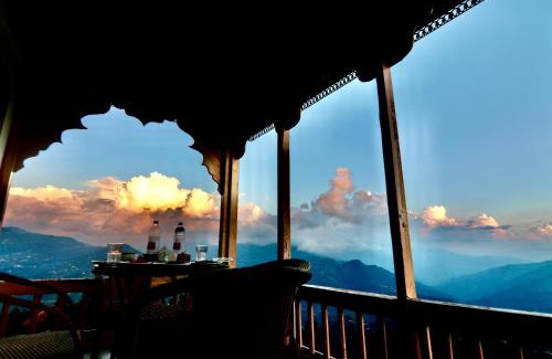 Theog Hotel | Echoes of Nirvana