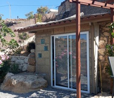 Los Gavilanes House | Eco-Finca Azuay - Cave refuge