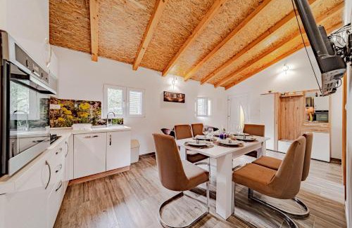 Vela Luka Apartment | Eco Friendly Cottage Maja - Happy Rentals