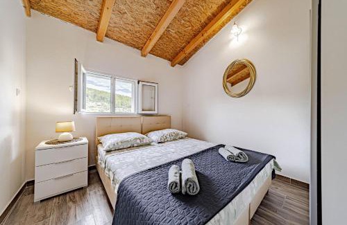 Vela Luka Apartment | Eco Friendly Cottage Maja - Happy Rentals