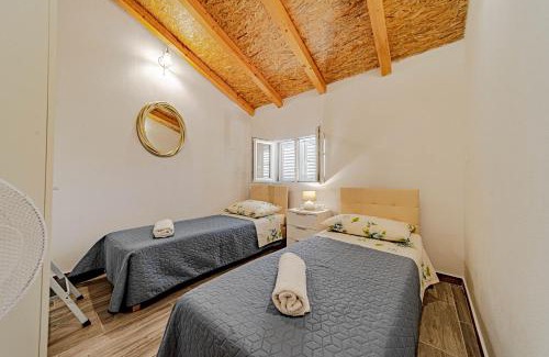 Vela Luka Apartment | Eco Friendly Cottage Maja - Happy Rentals
