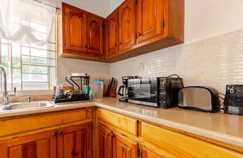 Drapers Villa | Eco Friendly Oasis Near Beaches and Waterfalls