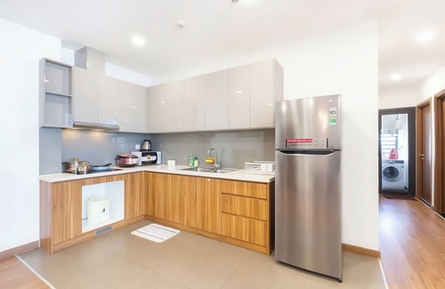 Tan Thuan Tay Condo | Eco Green Saigon - Free Gym & Pool