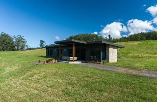 Barrengarry Villa | Eco-Luxe Villa on 146 acres in Kangaroo Valley-breathtaking views,wild swimming