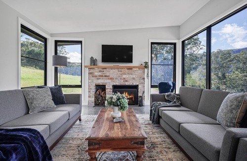 Barrengarry Villa | Eco-Luxe Villa on 146 acres in Kangaroo Valley-breathtaking views,wild swimming