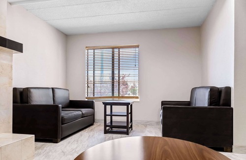 Billings Hotel | Econo Lodge Billings