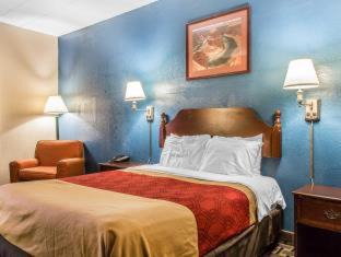 Cranston Cabin | Econo Lodge Cranston - Providence