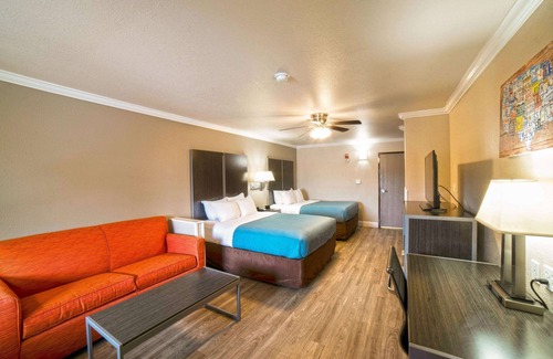 Central City Hotel | Econo Lodge Inn & Suites Corpus Christi