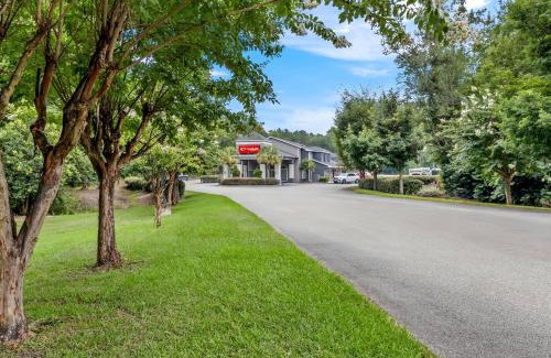 Cayce Hotel | Econo Lodge Inn & Suites Cayce I-26 Airport