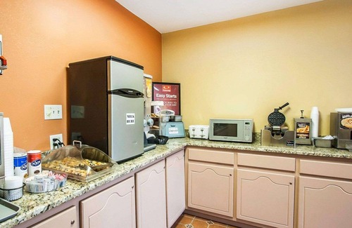 Tuscaloosa Hotel | Econo Lodge Inn & Suites I-20, exit 73