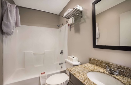 Canandaigua Hotel | Econo Lodge Inn & Suites Canandaigua