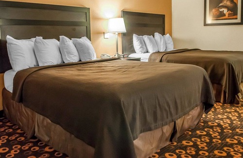 Southside Hotel | Econo Lodge Inn & Suites