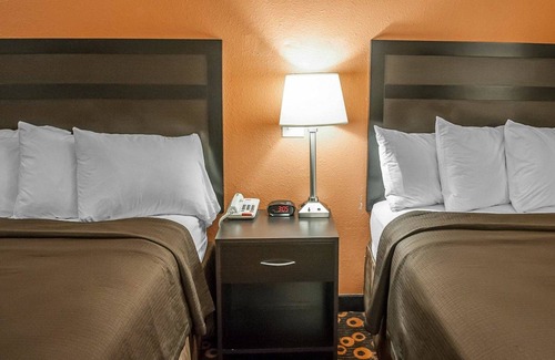Southside Hotel | Econo Lodge Inn & Suites